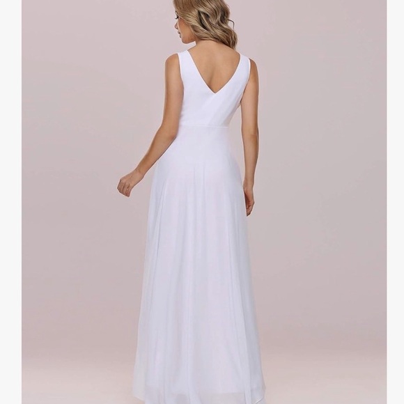 Elegant White Evening Gown - Picture 3 of 7